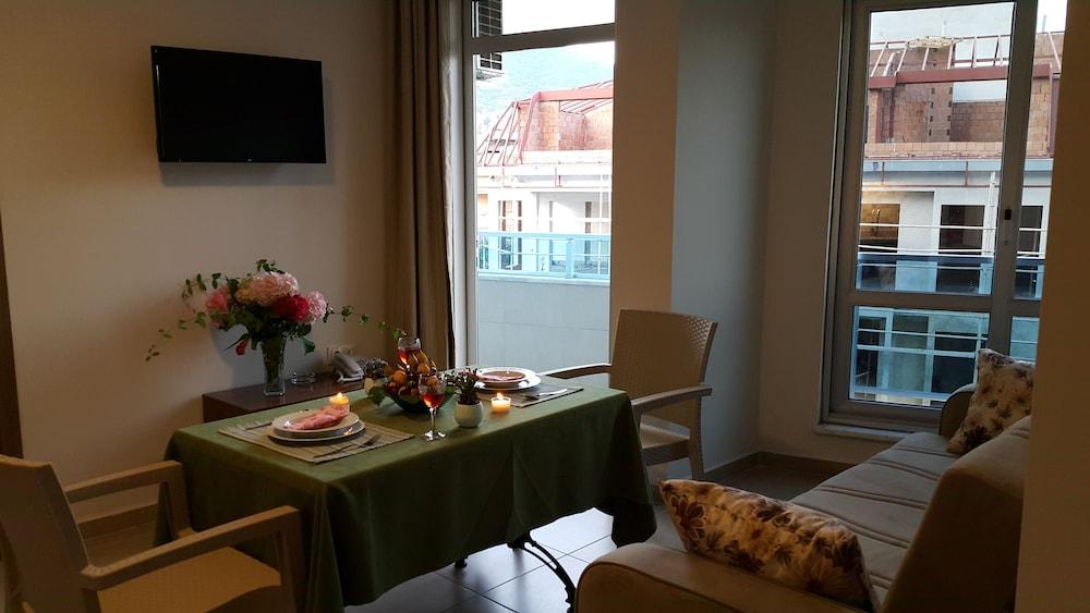 Midi & Hotell 5*